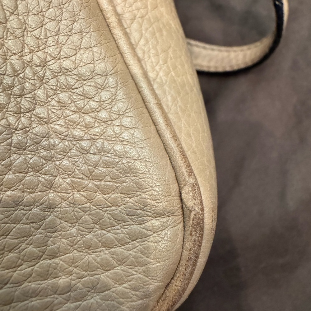 Gucci Tan Crossbody Bag - Picture 13 of 16